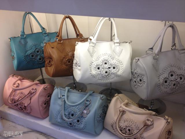 新款真皮镂空花色牛皮包，颜色全，喜欢的亲点链接