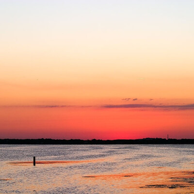 血红的海上夕阳，这辈子一定要看一次。