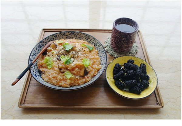 意大利蘑菇烩饭，桑葚，茉莉花茶