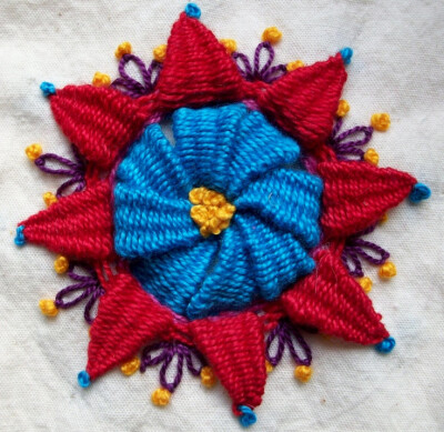 weaving star - Lucia Martins Fantastic and fun use of woven picot stitch!