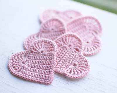 Set of 5 Crochet hearts applique Wedding decoration embellishment Blush rose pink shabby chic