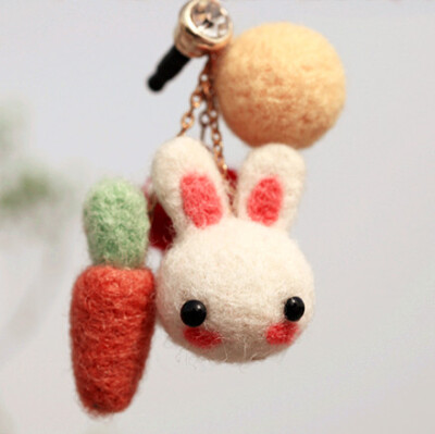 可爱萝卜兔圈圈木羊毛毡戳戳乐材料包防尘塞手机链挂件