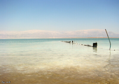 載浮的靜謐－約旦和巴勒斯坦交界，死海（Dead Sea）