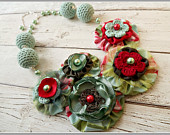 Statement necklace, fabric flower bib, red and green, fabric necklace, flower bib, jewerly, fabric accessories.