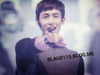 【PIC】130831 #Nichkhun# Coway music festival 2PM演出 饭拍预览图1P cr:BLAU_S2 #Nichkhun 宁静致远 微笑面对# 帅气小KHUN