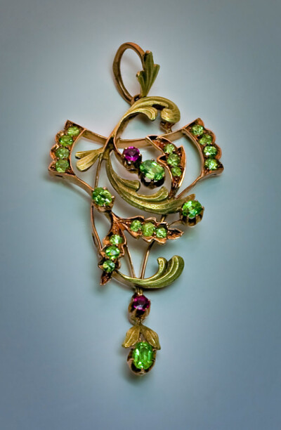 Art Nouveau era gold jewelry with gems for sale