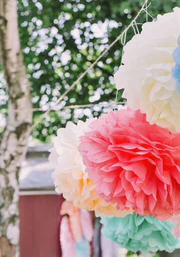 tissue paper, reception decor