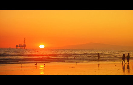 夕阳西下，落日余晖；等待黑暗的前一秒，还有光，还有希望，还有爱。| photo by LA WIND