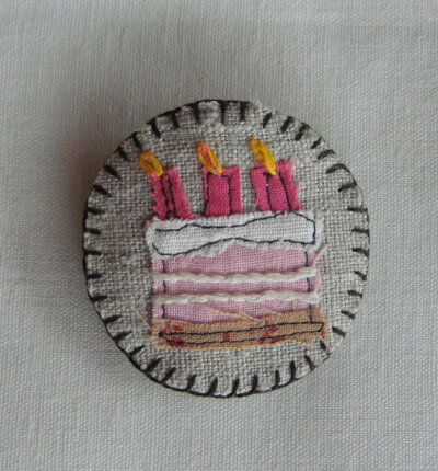 Brooch / Badge / appliqué-embroidery with birthday cake / handmade by me