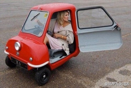 古董迷你汽车。microcars