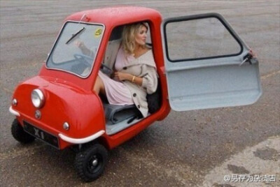 古董迷你汽车。microcars