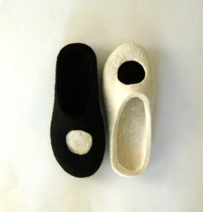 Yin-Yang. Felted slippers羊毛毡
