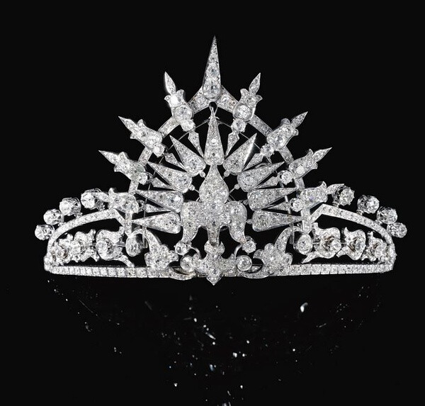 DIAMOND TIARA, CIRCA 1900. This tiara was originally part of the wedding present from Queen Isabella II of Spain to her daughter