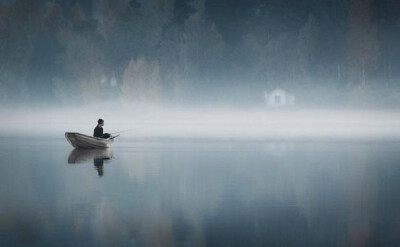 寧靜致遠。心無旁騖。照片來自芬兰插画设计师和摄影师Mikko Lagerstedt。