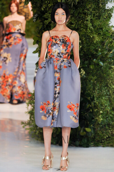 西班牙传统工艺的浪漫主义表达！Delpozo 2014春夏女装秀