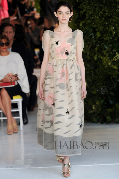 西班牙传统工艺的浪漫主义表达！Delpozo 2014春夏女装秀