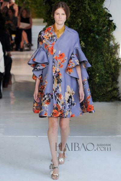 西班牙传统工艺的浪漫主义表达！Delpozo 2014春夏女装秀