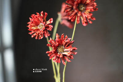 a:b仿真花装饰假花藤玫瑰花球绢花绿植捧花枝干花雏菊落地摆放紫