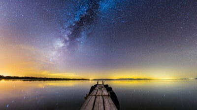 天文摄影师眼中的浩渺星球。Photo by：Michael Shainblum