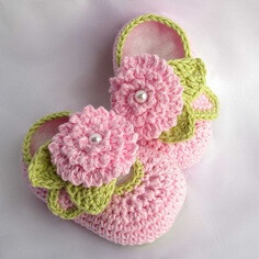 Free baby bootie pattern