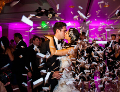 confetti, kiss, couple, reception