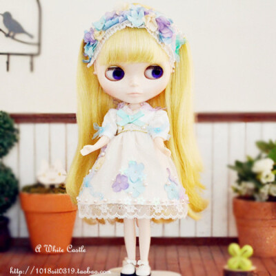 ★【Sue's Blythe】小布娃衣-May.手工染布花点缀蕾丝洋装+发饰