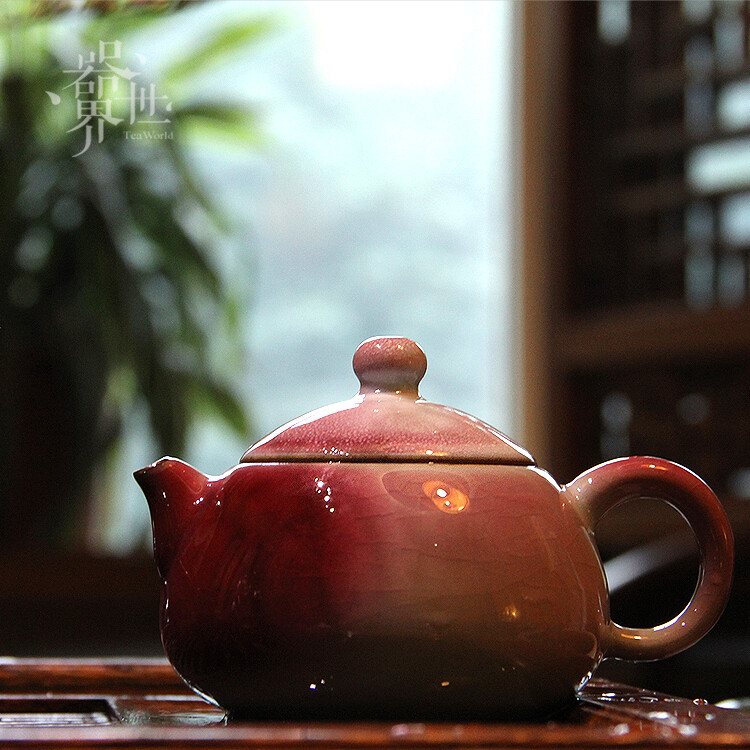 【器世界】钧窑茶具 #钧瓷孔家壶# 工艺美术大师靳林琳作品 茶壶 收藏品--孔家壶造型新潮、温雅，而不失大气。并且融进诗文意境、象形装饰，融进 闻目睹的万象之境?！白隙绘?，红而不嫣，绿而不嫩，黄而不娇，灰而不暗，黑而不墨?！倍翱准液本褪且灾杏刮诵牡乃枷肜创醋鞯? id=