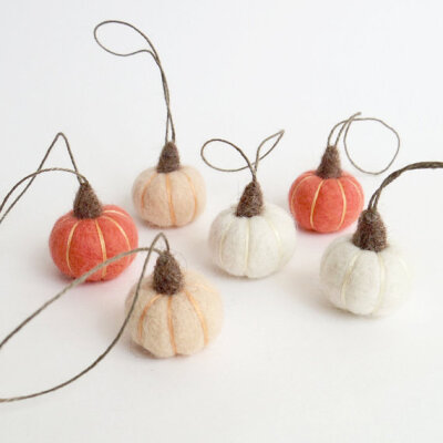 Felt ornament made to order : mini FUZZ felt pumpkin v3 (set of 6) - peach, white, coral pink