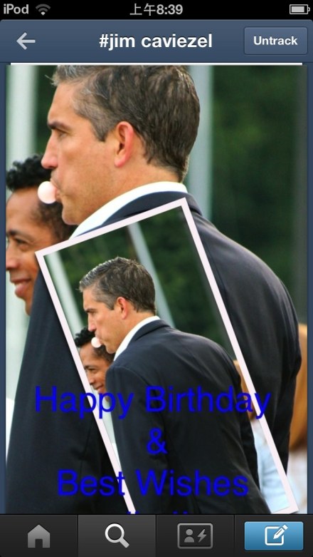 ##Jim Caviezel## 竟然在吃泡泡糖！！我不行了……多大了，小朋友 (screen cap from eyesofwitt's tumblr page)