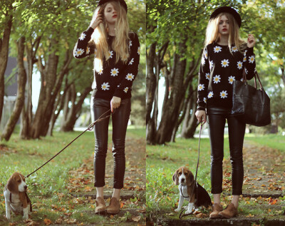 Omg Fashion Daisy Print Sweater, Zara Fedora, Vintage Boots, Zara Trousers