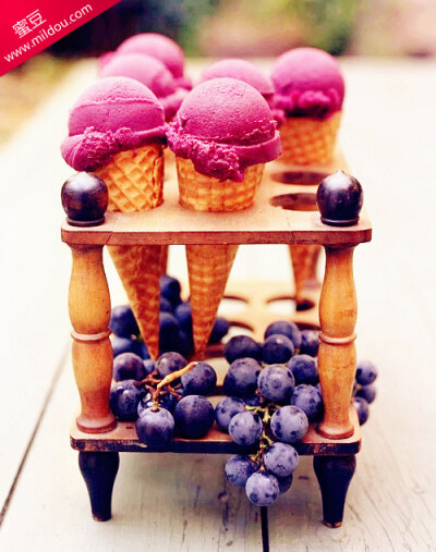 西班牙蓝莓冰淇淋，它会是你的菜吗？