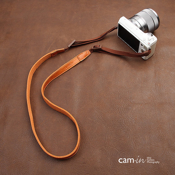 凸轮 - 手工制作的DSLR真皮相机背带 - CAM2259http://www.etsy.com/listing/116894695/cam-in-handmade-dslr-leather-camera?ref=related-2