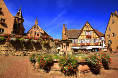 ★图行天下★ 【法国最美小镇Eguisheim】你在这里，会觉得自己站在画里！| photo by internet