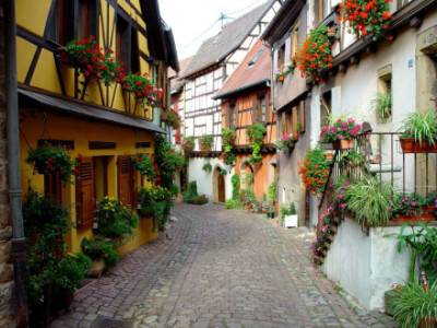 ★图行天下★ 【法国最美小镇Eguisheim】你在这里，会觉得自己站在画里！| photo by internet