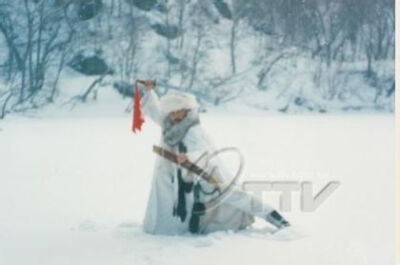 孟飞版雪山飞狐 其实大体的我都记不清了 但是那几抹影像 一见便知الشهر☾