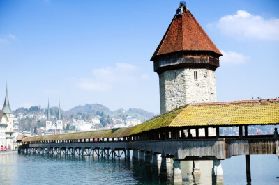 15 Kapellbrücke, Lucerne, Switzerland This covered wooden footbridge was built in the 14th century. Its roof is decorated with over 100 paintings depicting the history of the city.