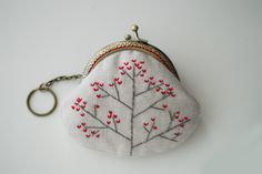 Heart Tree Embroidery Purse (Metal Frame) red $24.90