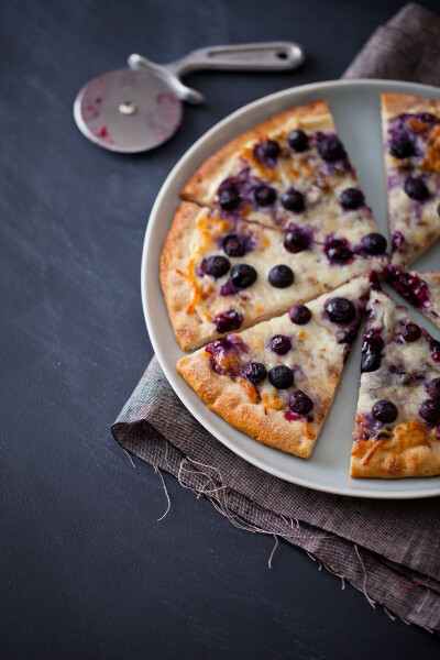 Blueberry Pizza with cinnamon and sugar recipe.