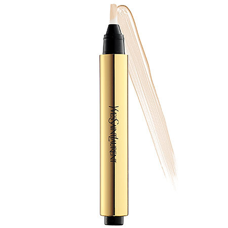 YVES SAINT LAURENT TOUCHE ECLAT - Radiant Touch。 好友结婚，我不想花钱出去化妆就在网上看了很多化妆的短片。 很多人都说这个不错就买了来用。 非常喜欢。 用了觉得皮肤很自然的明亮。 就是贵，估计用完了不会再买， 除非减价的时候。