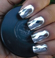 sparkling silver mani