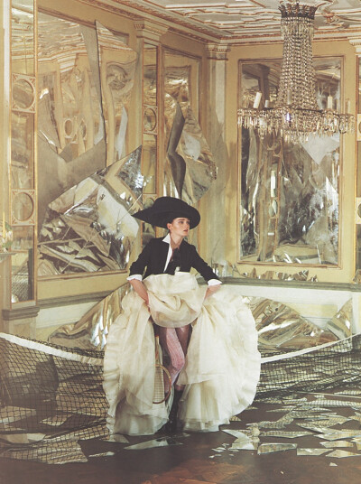 lisa cant by tim walker for vogue uk september 2006