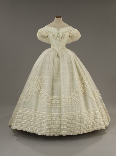 White off-the-shoulder evening gown - circa 1860s