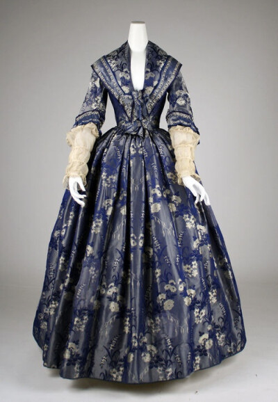 1842 dress