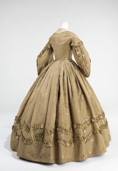 1862 Dress, Is that Polka Dots!