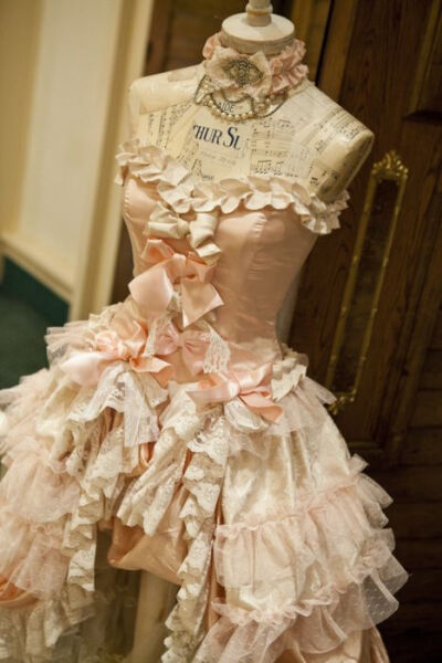 pink dress