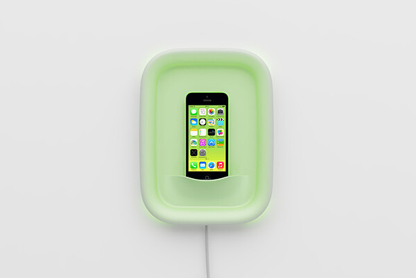 Myquadro iPhone dock 03 Myquadro iPhone 多彩壁挂式充电底座