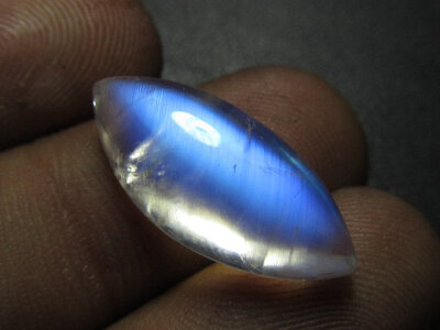 AAAAA - High Grade Quality - Rainbow Moonstone Cabochon Gorgeous Rainbow Blue Full Flashy Fire size - 9x20mm weight 8.90 cts High 7mm