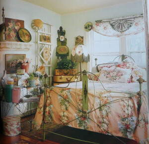 *)Guesthouse bedroom