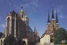 埃尔福特】是德国中部的一个城市。它是图林根州的首府，并是一个有196,500人口的制造业中心。 埃尔福特东北100公里是莱比锡，向西113公里是卡塞尔和向西北180公里是汉诺威。向外联系则可从慕尼黑转机往埃尔福特机场。 在德国统一之后，埃尔福特是地理上最接近德国中心地带的主要城市。