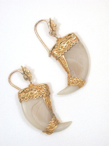 Tiger-Claw-Earrings from the days of the British-Raj: